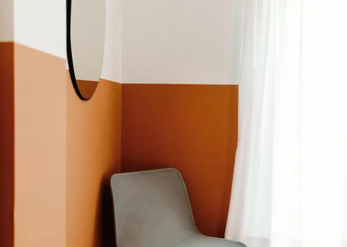 Italian Gem In The Heart Of 코스 타운